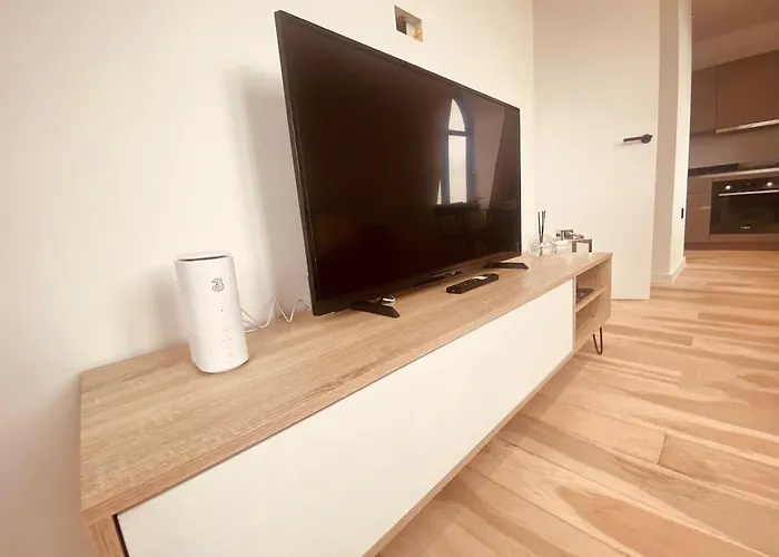 Spacious 1 Bed Flat In The City